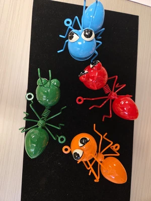 Arte de jardín al aire libre escultura de metal adorno de hormigas lindo insecto jardín césped decoración Foto 1 de 4