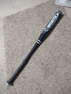 Worth 28” Little League Bat 2” barril 20 oz aluminio -8 usado pequeña abolladura en la parte superior  Foto 1 de 4