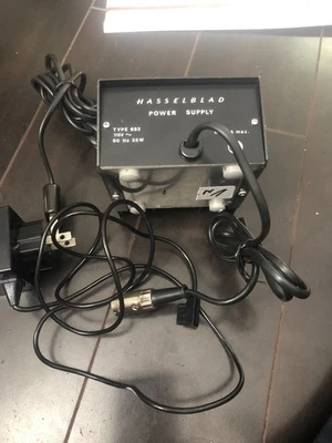 Hasselblad Power supply Adaptor Type 682 - Image 1 of 4