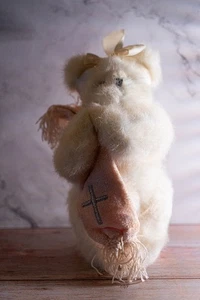Lesser and Pavey - Praying Teddy Bear - Picture 1 of 3