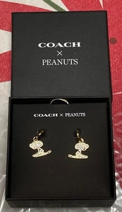 COACH x PEANUTS Snoopy Ski Huggie Earrings Set Limited Edition 2022 USED/MINT - Picture 1 of 11