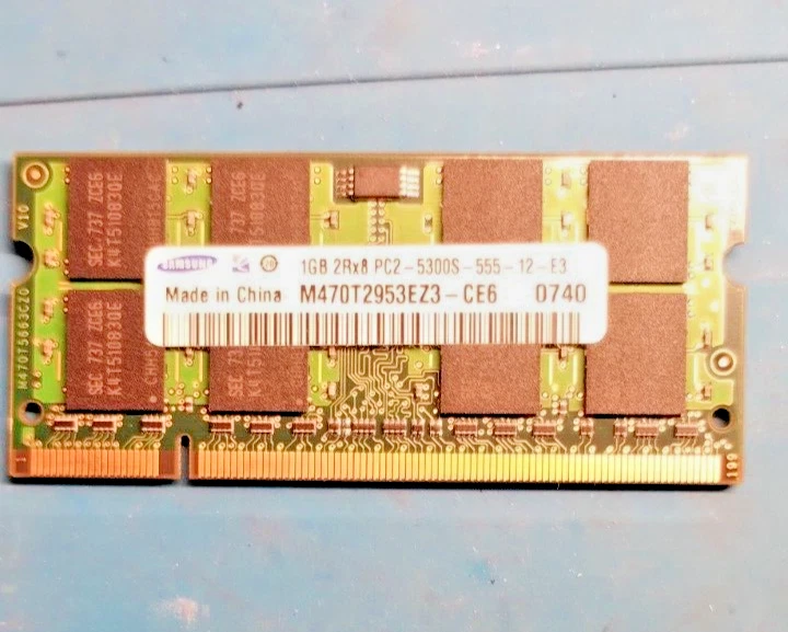 sodimm 1GB RAM SAMSUNG (PC2-5300 DDR2 SDRAM 667 MHz SO DIMM) - Immagine 1 di 1