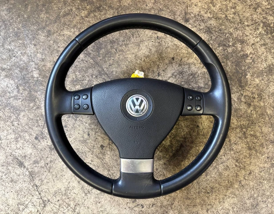 Lederlenkrad Multifunktion VW Golf Plus Tiguan Lenkrad 1Q0419091AC - Bild 1 von 4