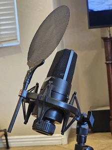 SE Electronics X1 S Microphone Shock mount And Adjustable Stand ** Tested Good - Picture 1 of 11