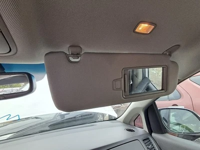 Parasol derecho usado se adapta a: Kia Sedona 2017 sin techo corredizo grado A derecho Foto 1 de 4