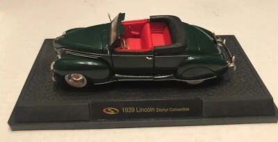 Signature / Lincoln 1939 Zephyr Convertible 1:32 Die Cast - Image 1 of 4