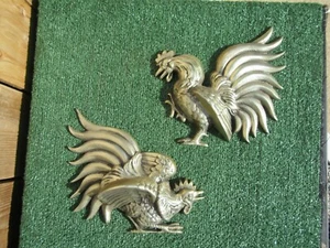 Set of 2 Vintage 3D Metal Roosters Chickens Hanging Wall Decor Japan - Picture 1 of 8