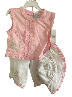 Niños Cuartel General 3 piezas 3T ROSA BLANCO Ojales Top DENIM Pantalones Sombrero BORDADO NUEVO CON ETIQUETAS  Foto 1 de 4