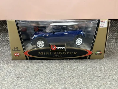 * BURAGO 1/18 2000 MINI COOPER BLUE AND WHITE TOP DIECAST *FW - Image 1 of 4
