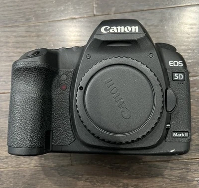 Cuerpo de cámara Full Specturm convertido Canon 5D Mark II - 561 Foto 1 de 4