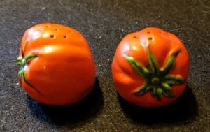 50s Vintage Japan Red Tomato Salt and Pepper Shaker Set - Picture 1 of 6
