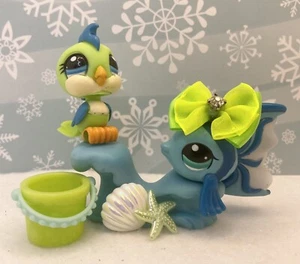 Authentic Littlest Pet Shop # 2455 2456 Blythe Hawaii Blue Fish &  Cockatoo - Picture 1 of 3