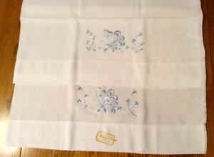 Par de fundas de almohada vintage bordadas mariposas y flores 50 % fortrel 50 % A - Imagen 1 de 6