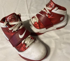 2010 Nike Air Max Witness LeBron James Red And White Size 10 Used See Pics - Picture 1 of 11