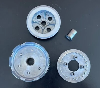 1996-2007 Honda CR80R CR85R Clutch Assembly  Basket Hub  CR85 CR80 - Image 1 of 4