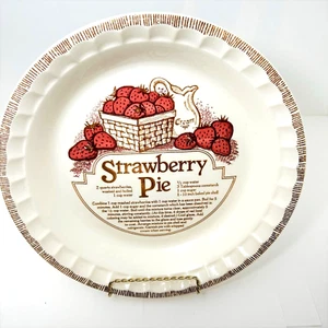 Vintage Country Harvest Royal China Co  11" STRAWBERRY Recipe Pie Plate Dish USA - Picture 1 of 10