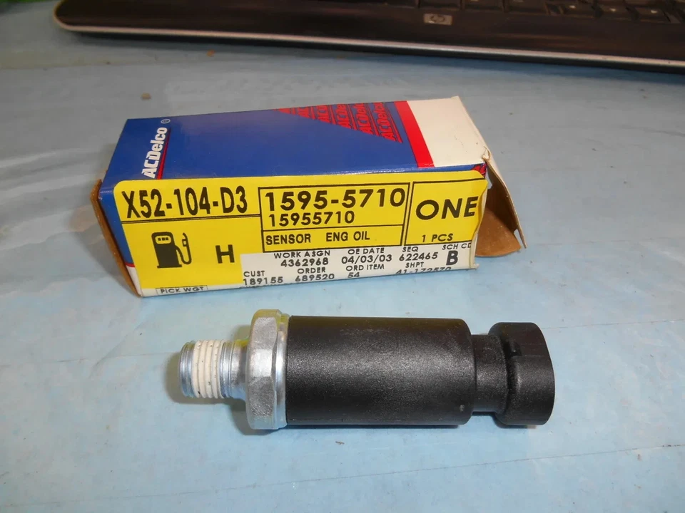 Sensor de presión de aceite de motor base Chevrolet Pontiac genuino GM 1994-1995 15955710 Foto 1 de 1