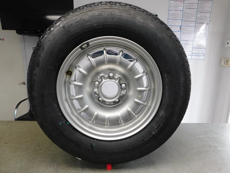 450SLC 450SL 380SL 300D 300CD 300TD 380SLC ALLOY WHEEL 14''x6.5'' MINT - Image 1 of 4