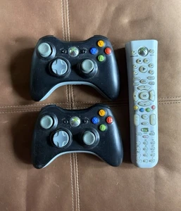 Microsoft Xbox 360 2 Wireless Controllers And 1 Remote - Picture 1 of 2