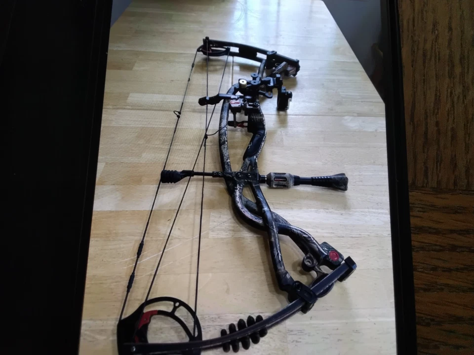 Hoyt Carbon Element RKT - Image 1 of 1