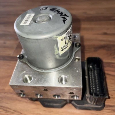 Módulo de controle de bomba 2011-2013 Hyundai Elantra Abs UNIWJ - Imagem 1 de 3