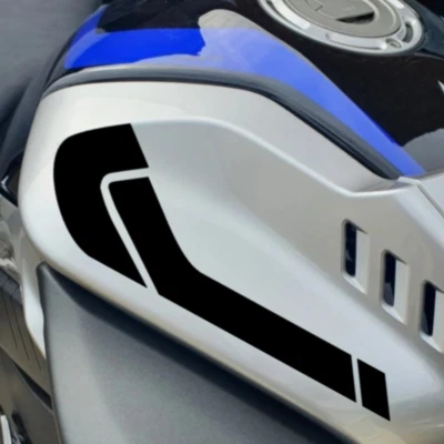 Calcomanías de depósito Yamaha MT10 - NEGRAS BRILLANTES Foto 1 de 4