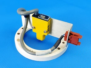 Applied AMAT 0030-70084 HOLDOWN RING with Banner Mini Beam SM312CV2 - Picture 1 of 6