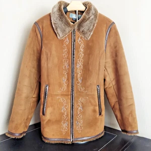 IZZI Women Coat Faux Fur Brown M Full Zip Hip Length Embroidered Boho 90s VTG - Picture 1 of 16