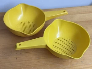 2 Old Vintage Tupperware Yellow Strainer Handle Colander 1 Quart 1200-1 & 7 - Picture 1 of 12