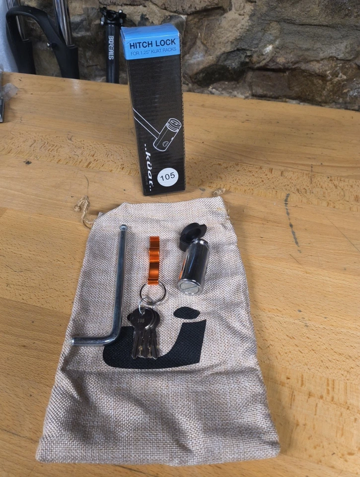 Замок сцепного устройства Kuat для 1,25-дюймового прицепа велосипедной стойки; $28,99 - Изображение 1 из 1