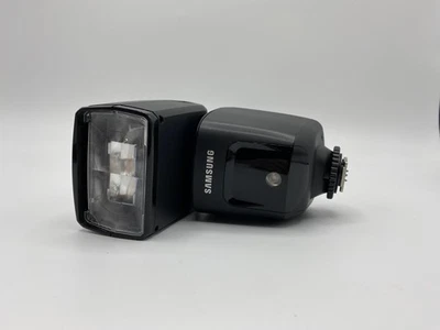 Samsung SEF580 Flash for NX Series Digital Cameras - Black (ED-SEF580A) - Image 1 of 3