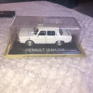 IXO Altaya 1/43 Scale Renault 8 (1964) - White - Boxed - Picture 1 of 5