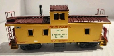 Overland Models HO Scale CA-9 Brass Caboose Union Pacific #25689 - Image 1 of 4