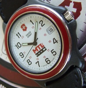 SWISS ARMY~Men 'The Famous' ORIGINAL Series 2000 ClaSSiC RED Watch~OEM STRAP~VGC - Picture 1 of 13