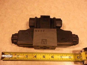 DAIKIN KSO-G02-2NA-30 DIRECTIONAL CONTROL VALVE, C0166 - Picture 1 of 5