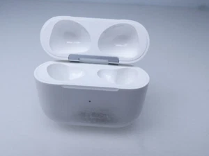 Apple AirPods 3. Generation MagSafe Ladecase A2566 Case LEER gebraucht #73 - Zdjęcie 1 z 4