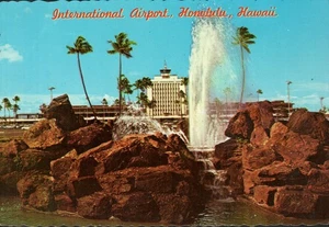 International Airport Honolulu Hawaii 4x6 Continental Postcard Deckle edge - Picture 1 of 2
