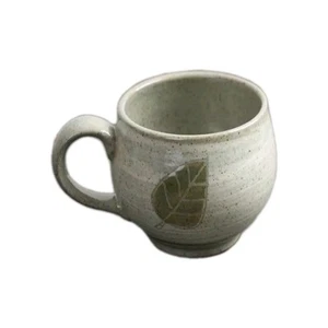 Taza de té de cerámica tradicional coreana con patrón de hojas Taza de té de azufaifo Ssanghwa - Imagen 1 de 16