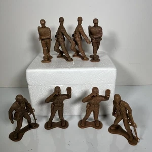 Greenbrier International Large 4" Plastic Army Men Toy Soldiers lot of 8 Brown - Picture 1 of 11