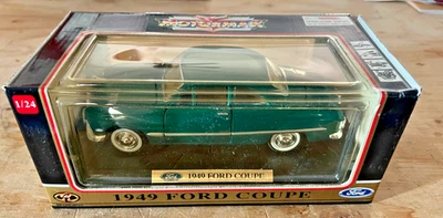 MotorMax 1/24 1949 Ford Coupe #68013 - Image 1 of 4