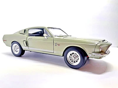 Ford Shelby Mustang GT 500 K 1968 Road Signature modelo de coche fundido a presión 1:18 Foto 1 de 4