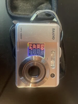 Sanyo Digital Camera VPC-5500 5.0MP 3X Optical  4x Digital Zoom 2.4” LCD W/bag - Image 1 of 2