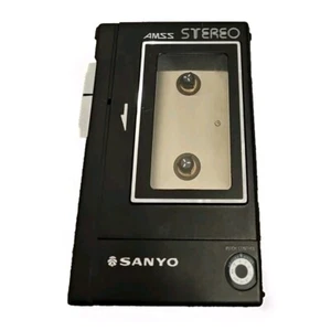 SANYO M 5550 METAL BLACK WALKMAN STEREO CASSETTE NOT WORKING WON'T PLAY AS IS - Picture 1 of 12