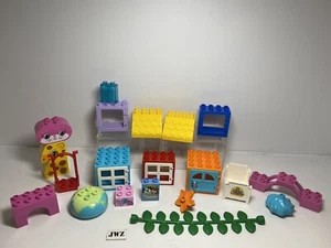 Lego Duplo - Window, Roof, Leaves & Parts / Accessories - Bundle - Joblot - Picture 1 of 10