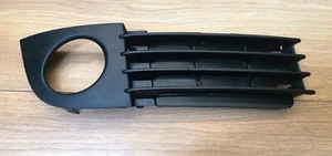 AUDI A6 4B C5 2.5 TDI BDG FRONT RIGHT SIDE BUMPER FOG LIGHT GRILL 4B0807682AA - Picture 1 of 5