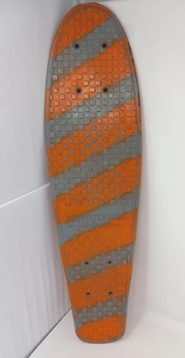 Kryptonics Torpedo SOLO CUBIERTA Monopatín Naranja Y Gris Rayas Angulares 22" Foto 1 de 4