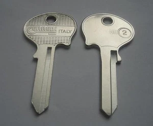 2 Uncut Blank keys Ferrari DINO BB 246 208 328 308 275 330 365 alfa romeo H61VR - Foto 1 di 1