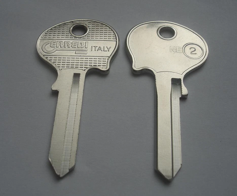 2 Uncut Blank keys Ferrari DINO BB 246 208 328 308 275 330 365 alfa romeo H61VR - Image 1 of 1