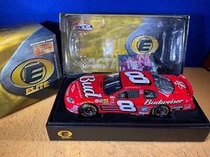 J10-84 DALE EARNHARDT JR #8 BUDWEISER / ELITE - 2004 CHEVY MONTE CARLO - Picture 1 of 13