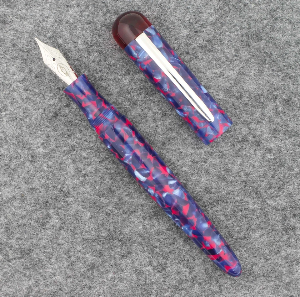 Pluma Estilográfica Edison Comet en Magma Cobalto - Punto Medio - NUEVA en Caja Foto 1 de 1